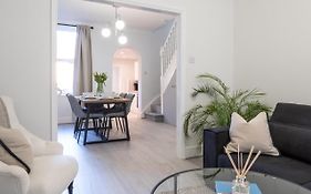 Southview Stays - Three Bedroom House