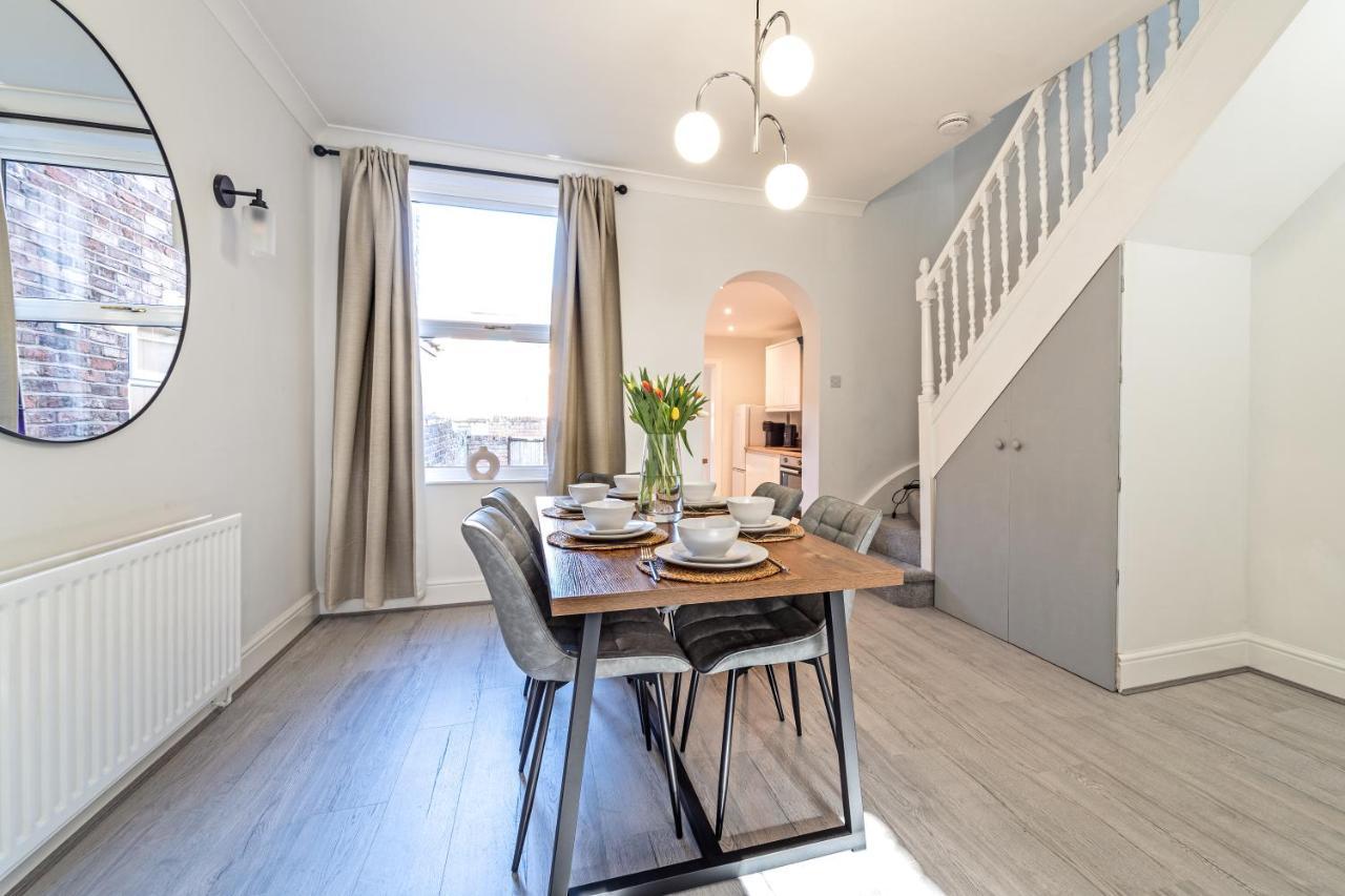 Southview Stays - Three Bedroom House Chester Exterior photo